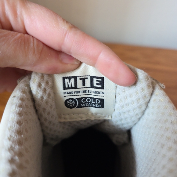 Vans Unisex Cream High-Top Sneakers - Picture 10 of 10